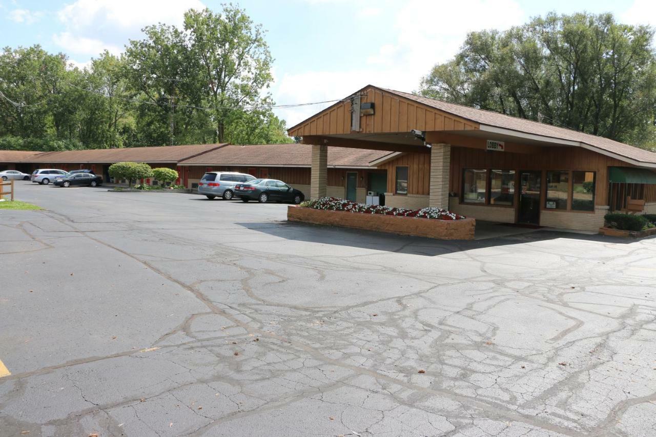 Bed Ford Inn Erie Exterior photo